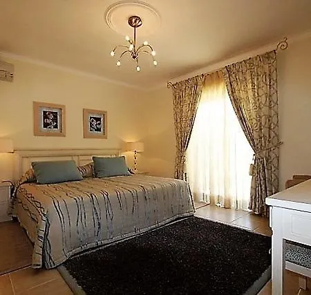 Vale Do Garrao Sleeps 8 Pool Air Con Villa